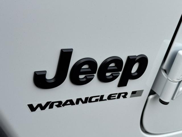 new 2025 Jeep Wrangler car, priced at $37,925