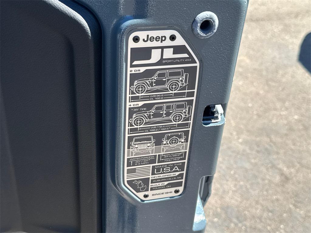 new 2025 Jeep Wrangler car, priced at $35,925