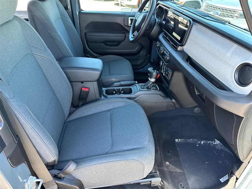 new 2025 Jeep Wrangler car, priced at $35,925