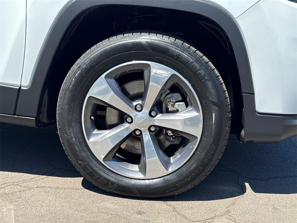used 2020 Jeep Cherokee car, priced at $18,777
