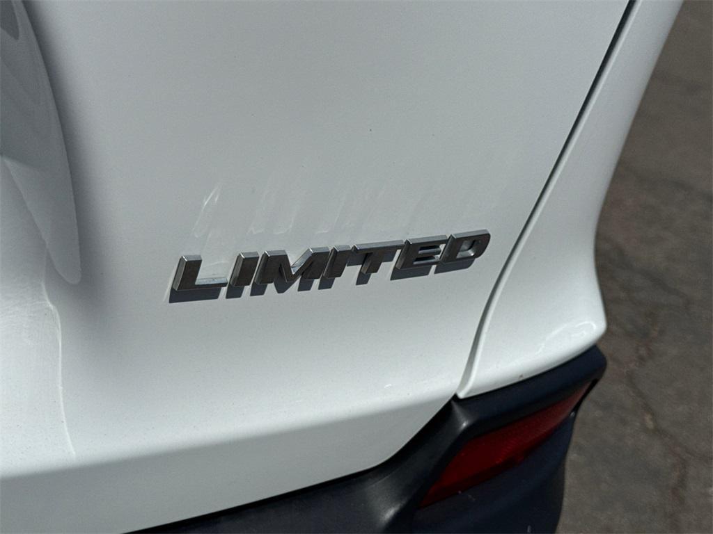 used 2020 Jeep Cherokee car, priced at $18,777