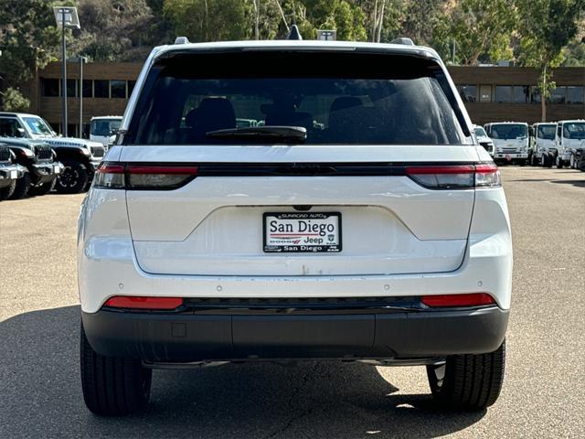 new 2025 Jeep Grand Cherokee car, priced at $41,925