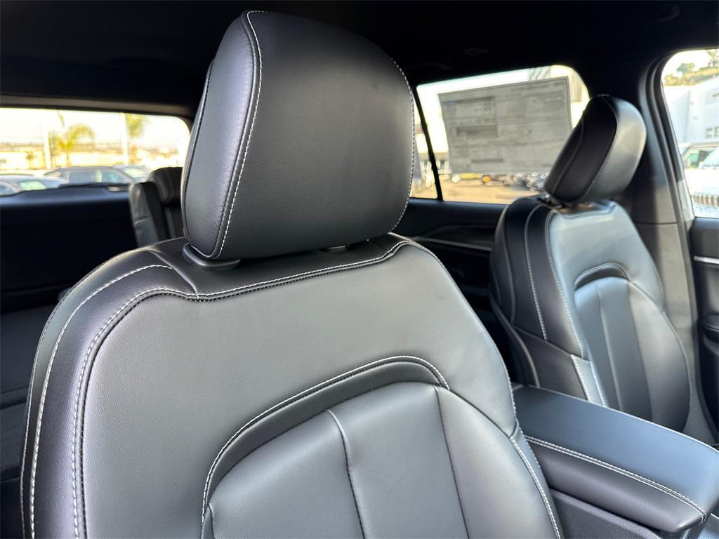 new 2025 Jeep Grand Cherokee car, priced at $45,295