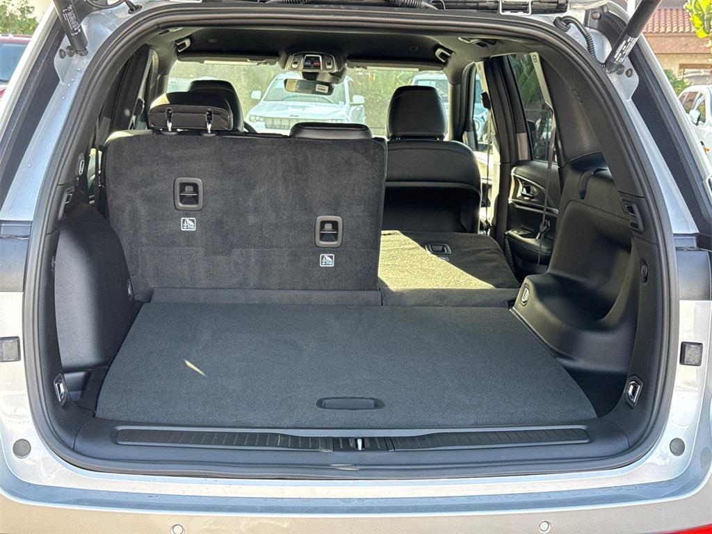new 2025 Jeep Grand Cherokee car, priced at $45,295
