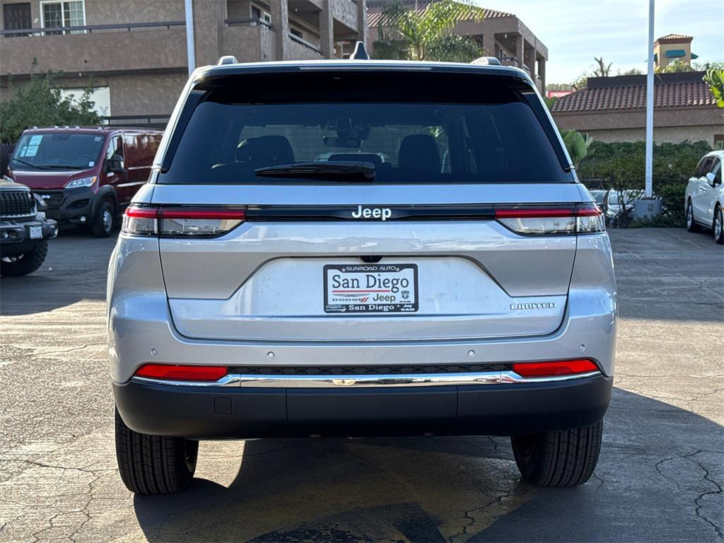new 2025 Jeep Grand Cherokee car, priced at $45,295
