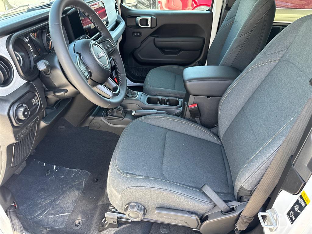 new 2025 Jeep Wrangler car, priced at $38,725