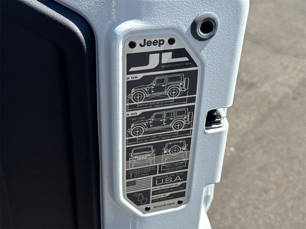 new 2025 Jeep Wrangler car, priced at $38,725
