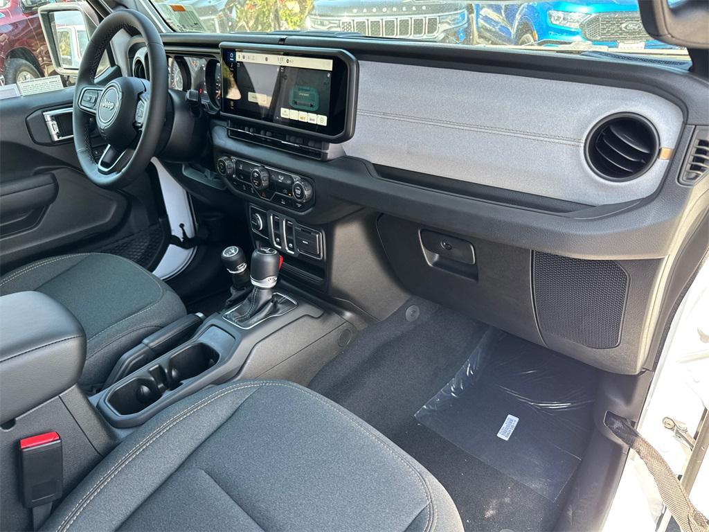 new 2025 Jeep Wrangler car, priced at $38,725