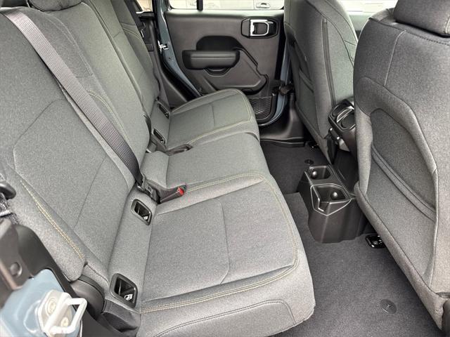 new 2025 Jeep Gladiator car, priced at $42,925