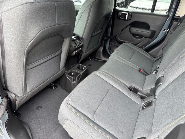 new 2025 Jeep Gladiator car, priced at $42,925