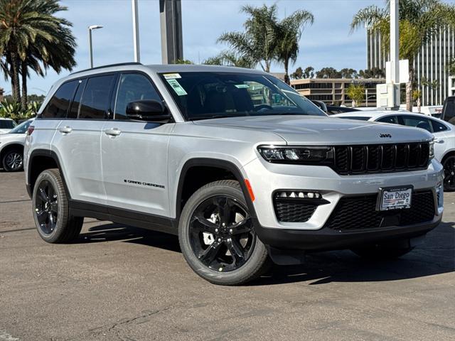 new 2025 Jeep Grand Cherokee car, priced at $43,925