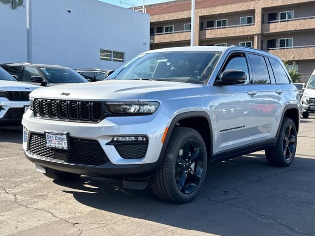 new 2025 Jeep Grand Cherokee car, priced at $43,925