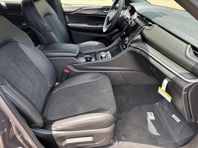 new 2025 Jeep Grand Cherokee L car, priced at $44,725