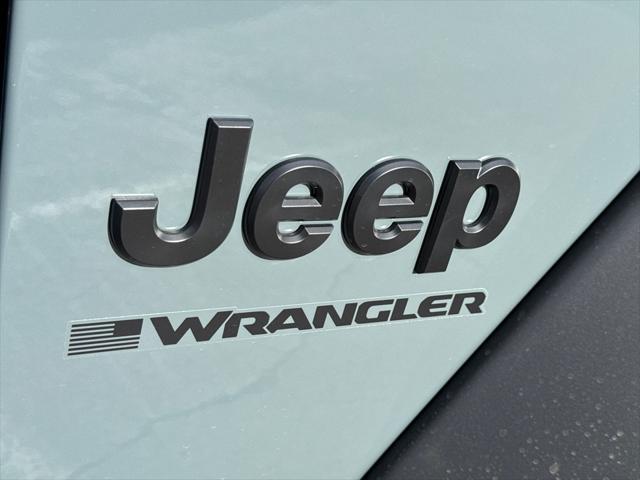 new 2025 Jeep Wrangler car, priced at $44,925