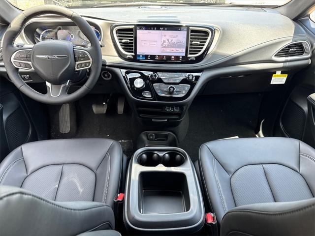new 2025 Chrysler Pacifica Hybrid car, priced at $40,925