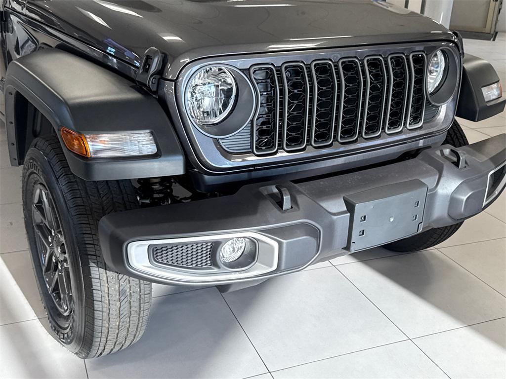 new 2025 Jeep Gladiator car, priced at $43,175