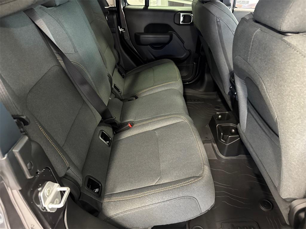 new 2025 Jeep Gladiator car, priced at $43,175