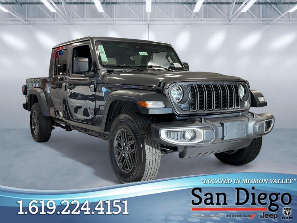 new 2025 Jeep Gladiator car, priced at $43,175