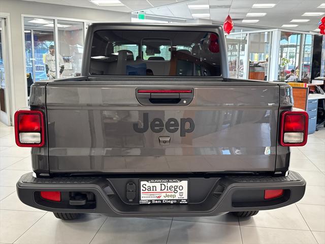 new 2025 Jeep Gladiator car, priced at $41,925