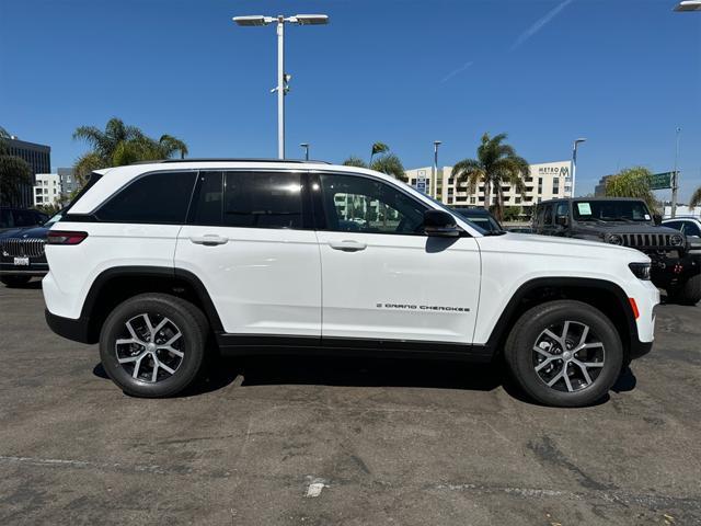 new 2025 Jeep Grand Cherokee car, priced at $43,925