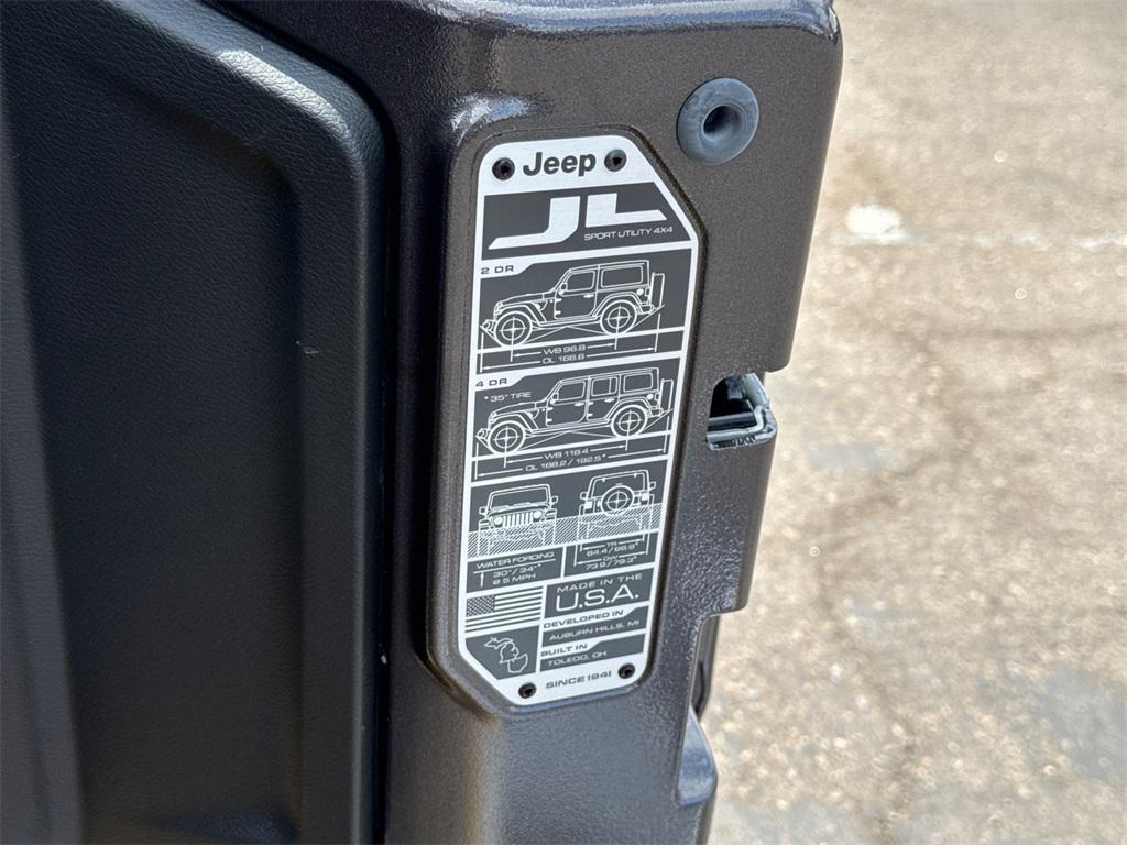 new 2025 Jeep Wrangler car, priced at $48,425