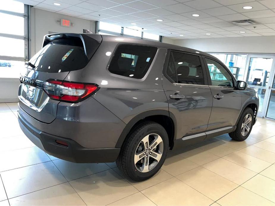 new 2025 Honda Pilot car, priced at $46,695