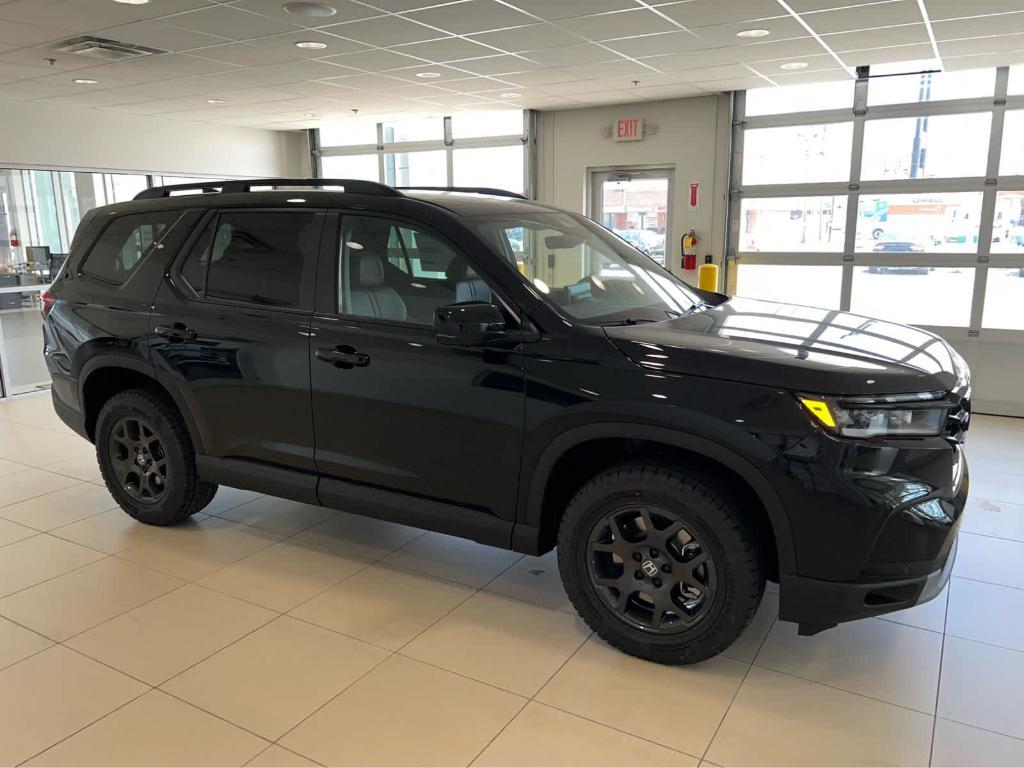 new 2025 Honda Pilot car, priced at $50,850