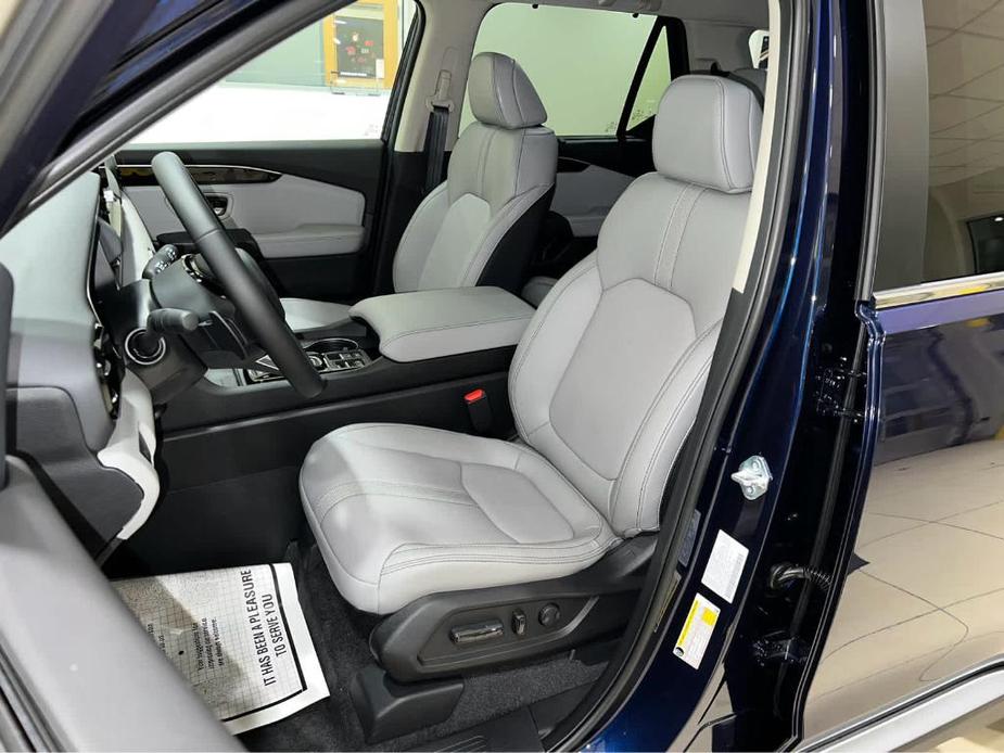 new 2025 Honda Pilot car, priced at $46,995