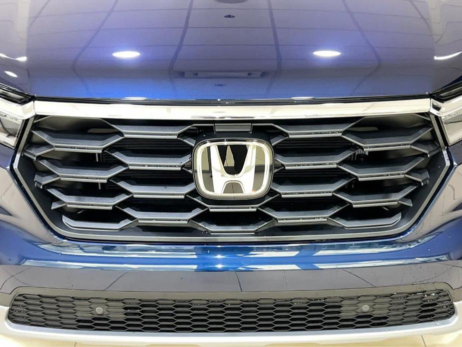 new 2025 Honda Pilot car, priced at $46,995