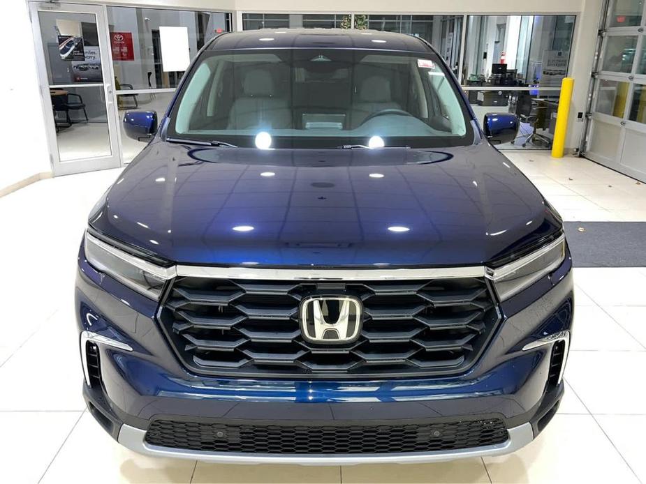 new 2025 Honda Pilot car, priced at $46,995