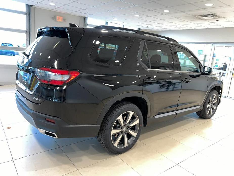 new 2025 Honda Pilot car, priced at $50,995