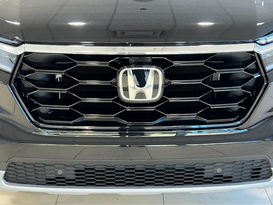 new 2025 Honda Pilot car, priced at $50,995