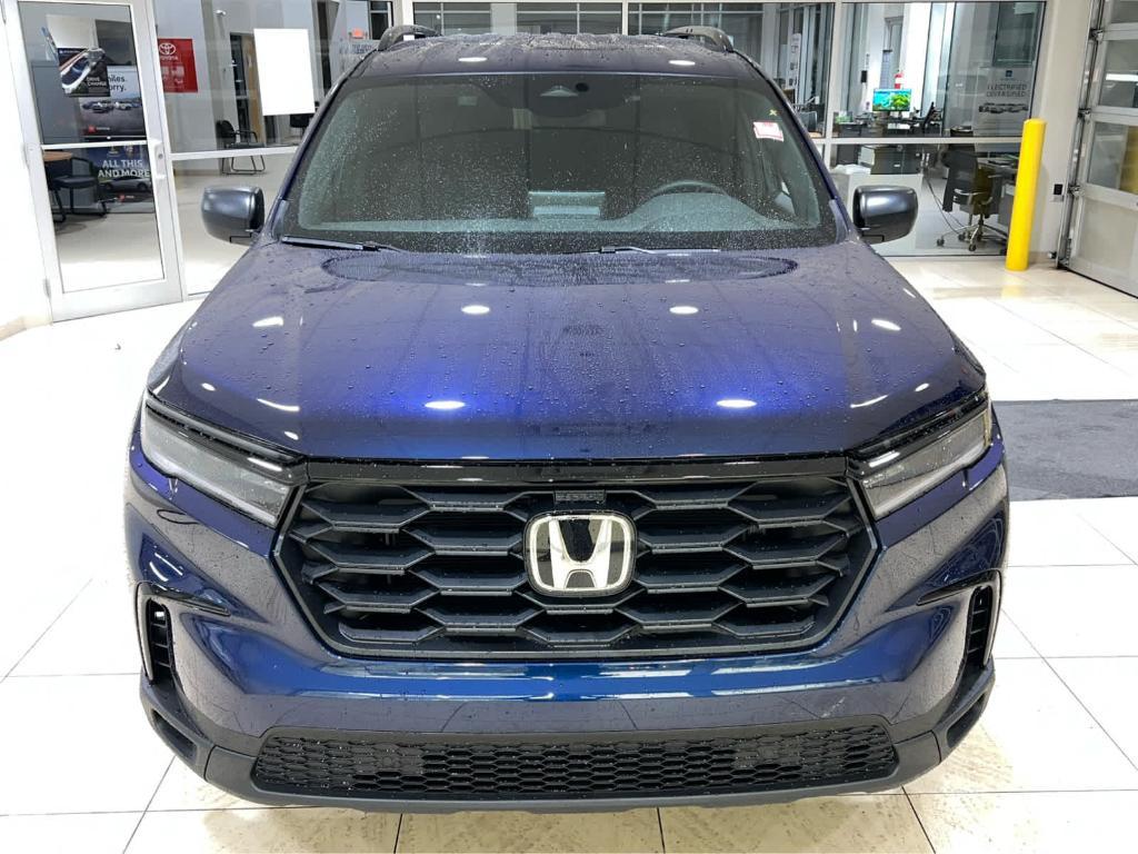 new 2025 Honda Pilot car, priced at $43,750