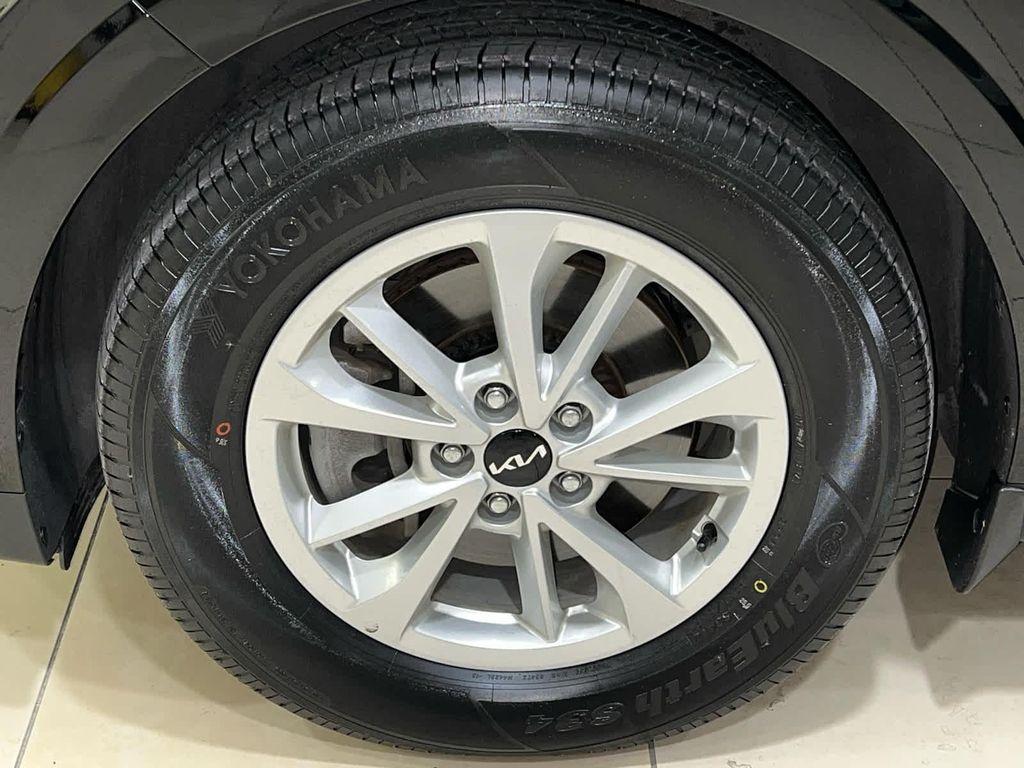 used 2024 Kia Carnival car, priced at $32,203