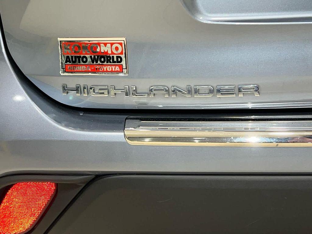 used 2022 Toyota Highlander car, priced at $35,318