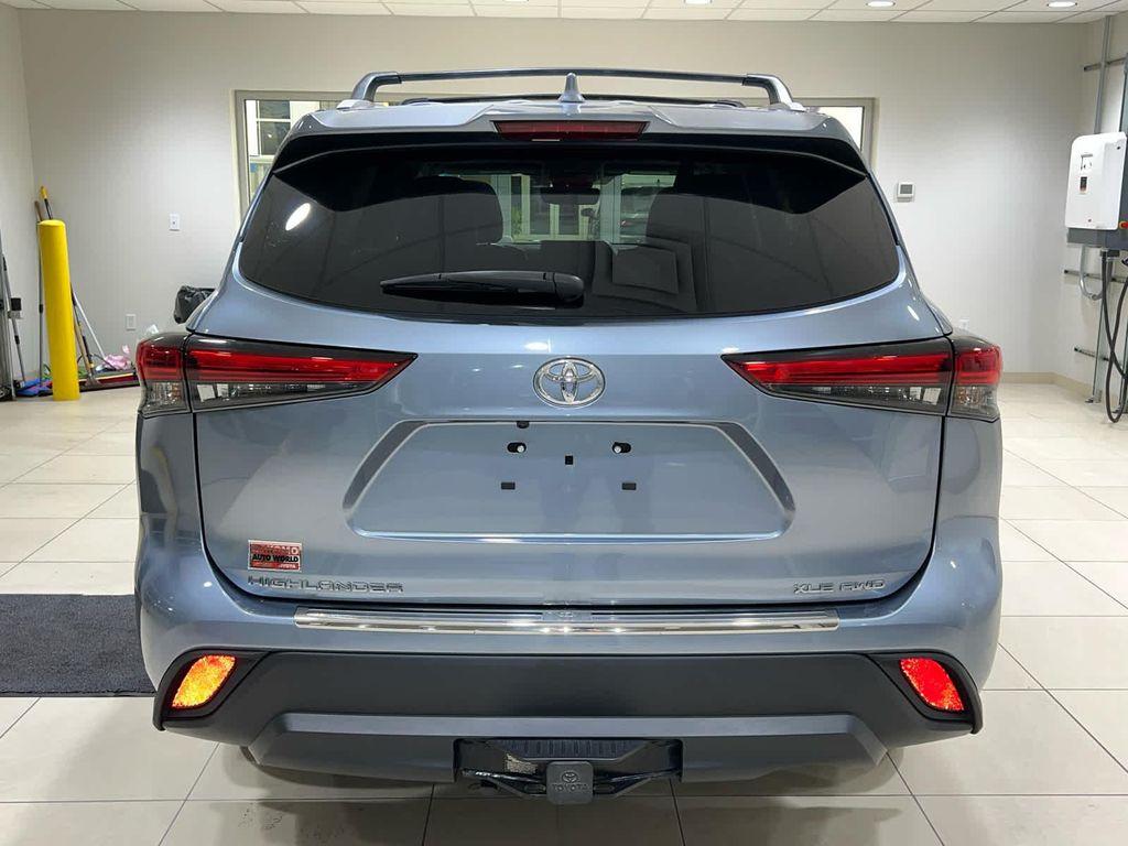 used 2022 Toyota Highlander car, priced at $35,318
