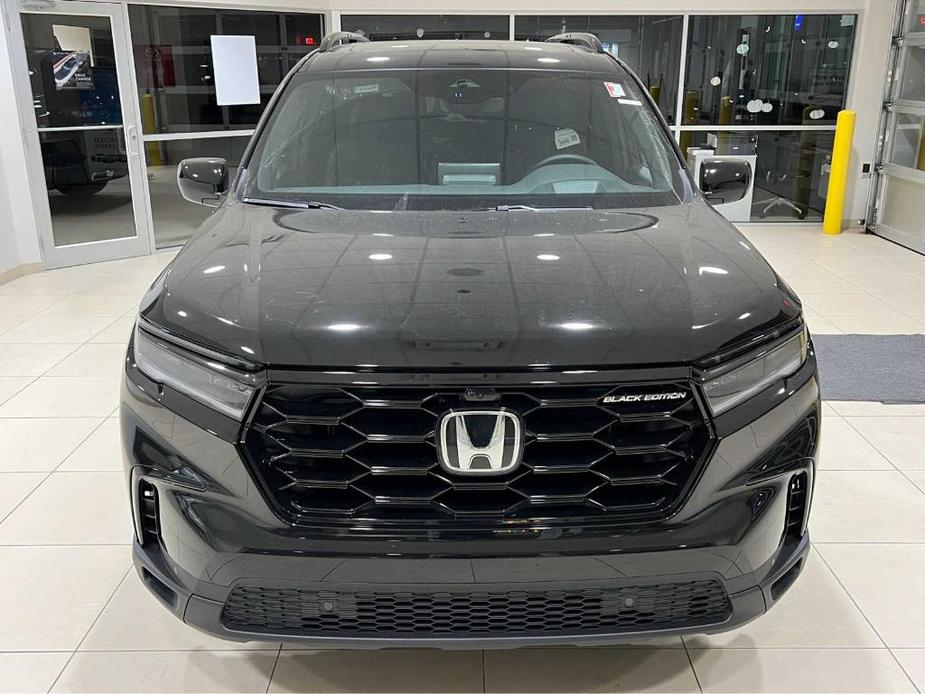 new 2025 Honda Pilot car, priced at $55,975