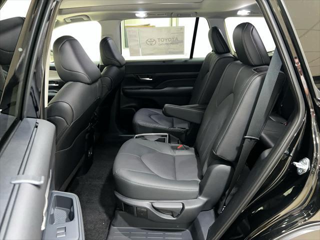 new 2025 Toyota Grand Highlander car, priced at $57,658