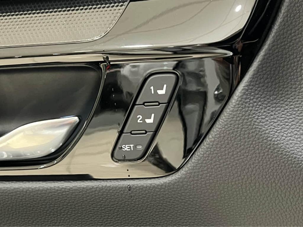 new 2025 Honda CR-V Hybrid car, priced at $42,950