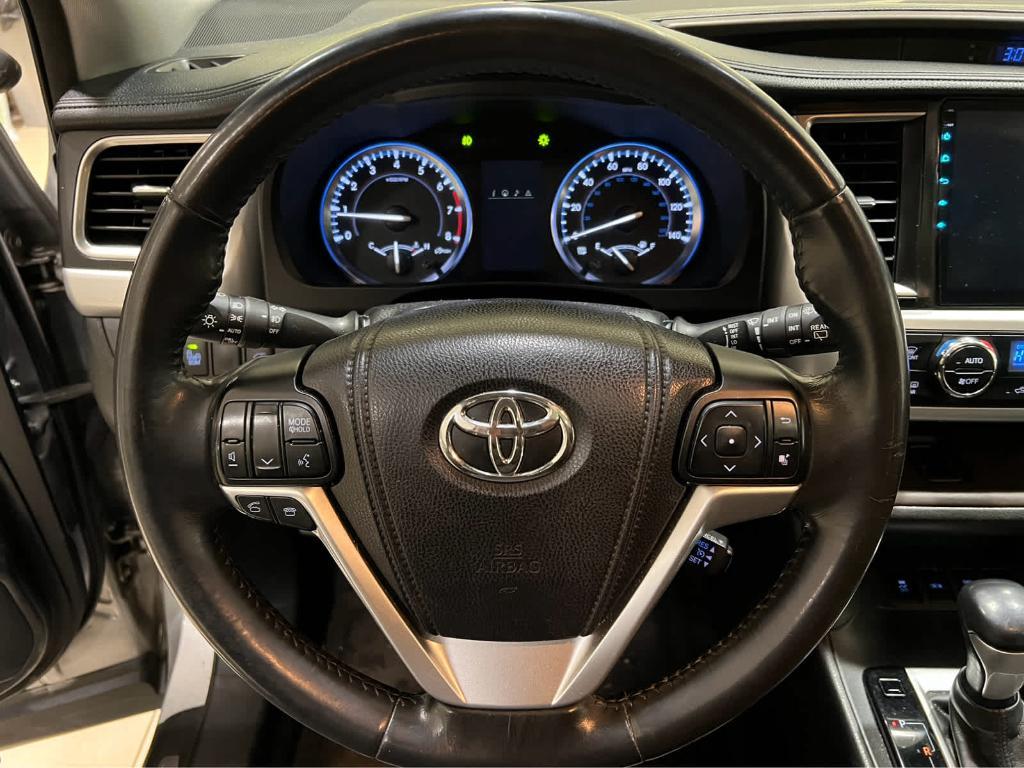 used 2014 Toyota Highlander car, priced at $23,996