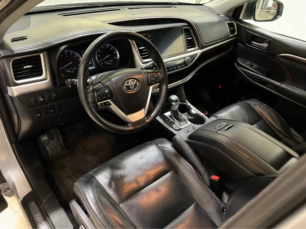 used 2014 Toyota Highlander car, priced at $23,996