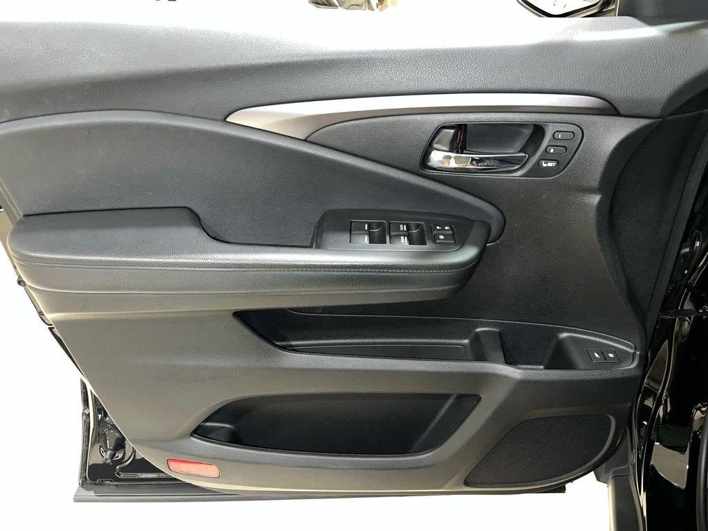 used 2022 Honda Pilot car, priced at $32,356