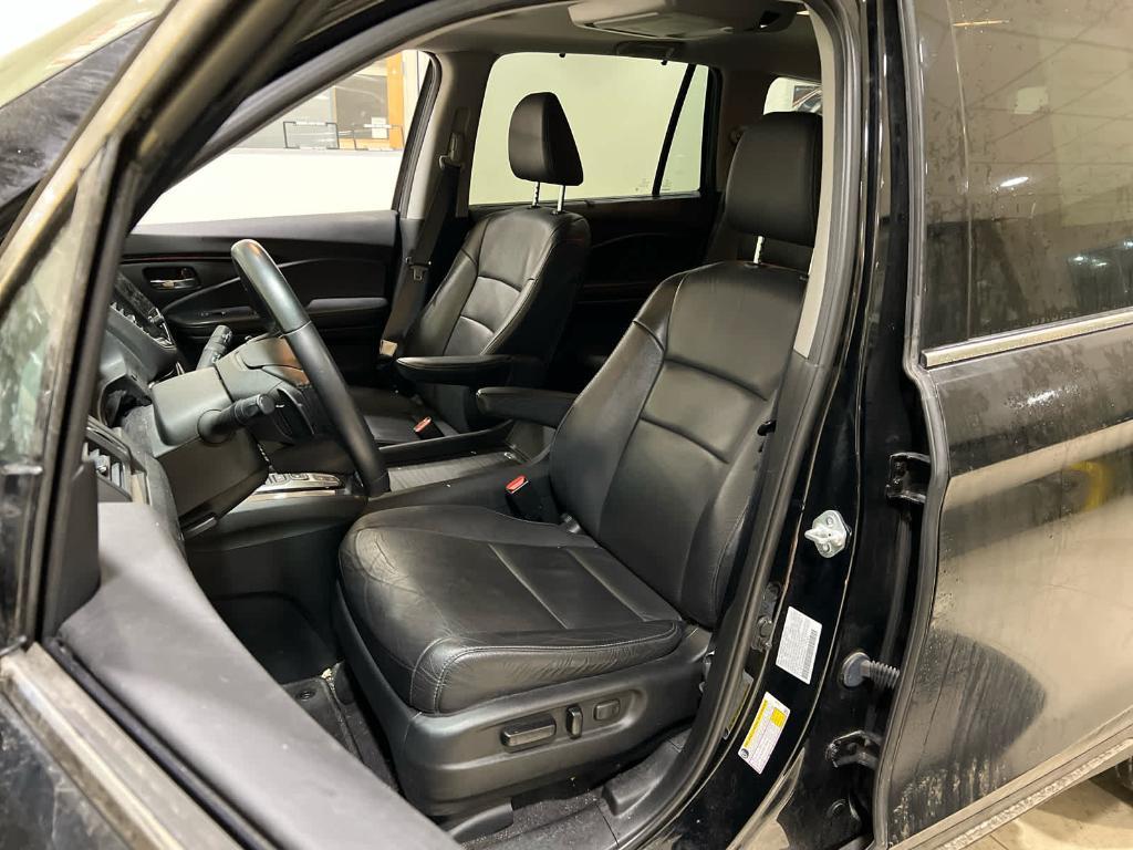 used 2022 Honda Pilot car, priced at $33,896