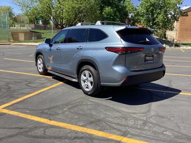 used 2022 Toyota Highlander car, priced at $33,714