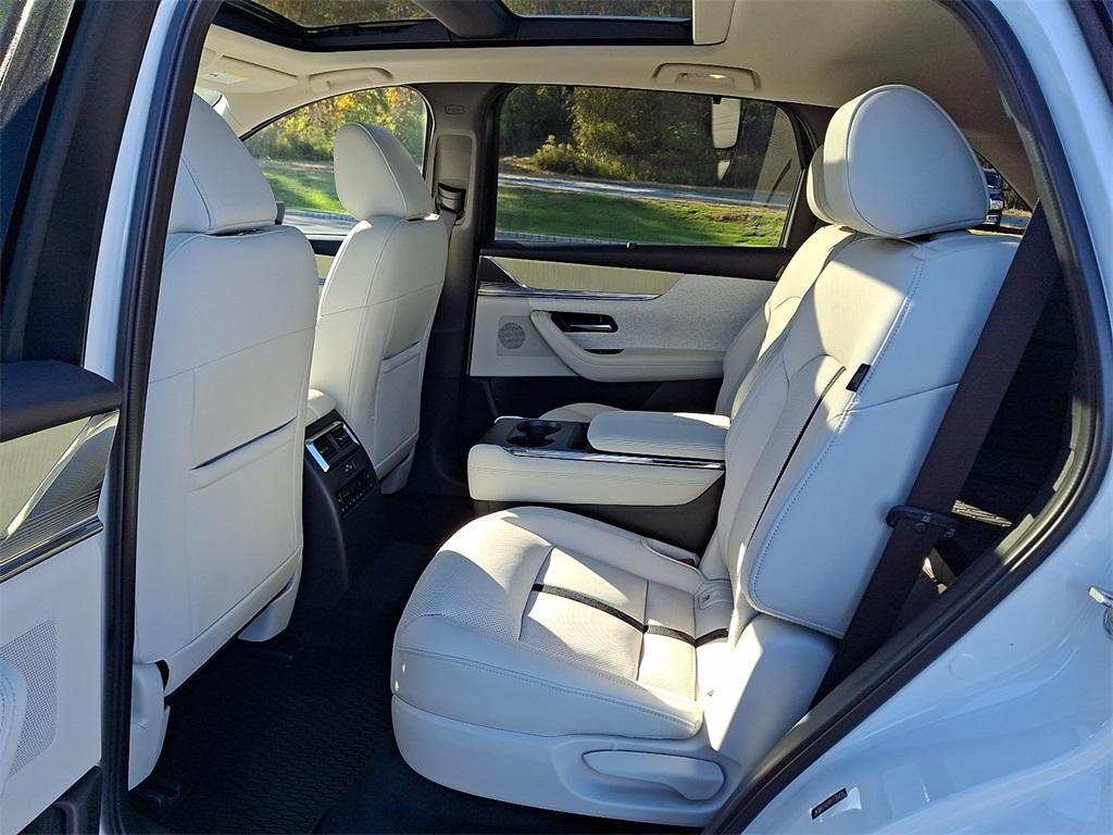 used 2024 Mazda CX-90 car, priced at $39,999