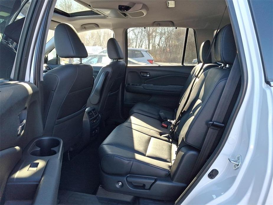 used 2022 Honda Pilot car, priced at $35,799