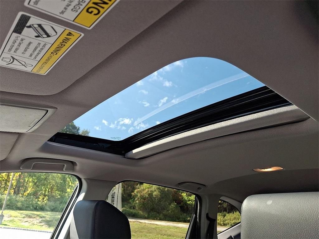used 2022 Honda CR-V car, priced at $30,699