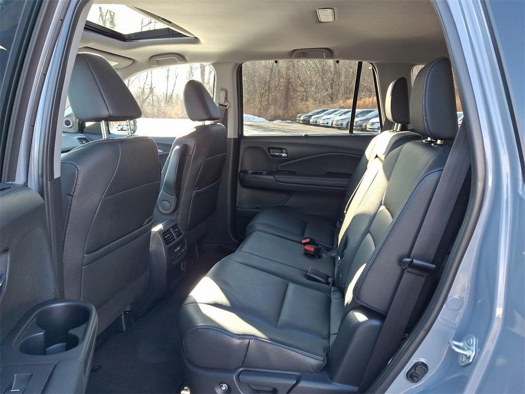 used 2022 Honda Pilot car, priced at $32,999