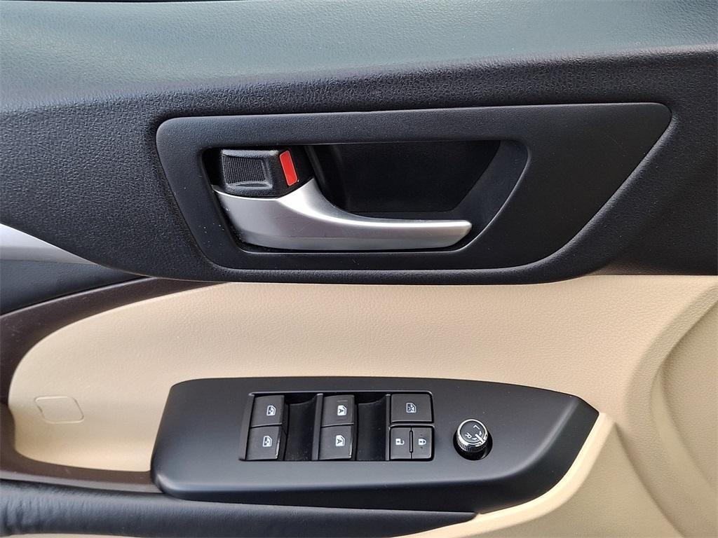 used 2016 Toyota Highlander car, priced at $15,699