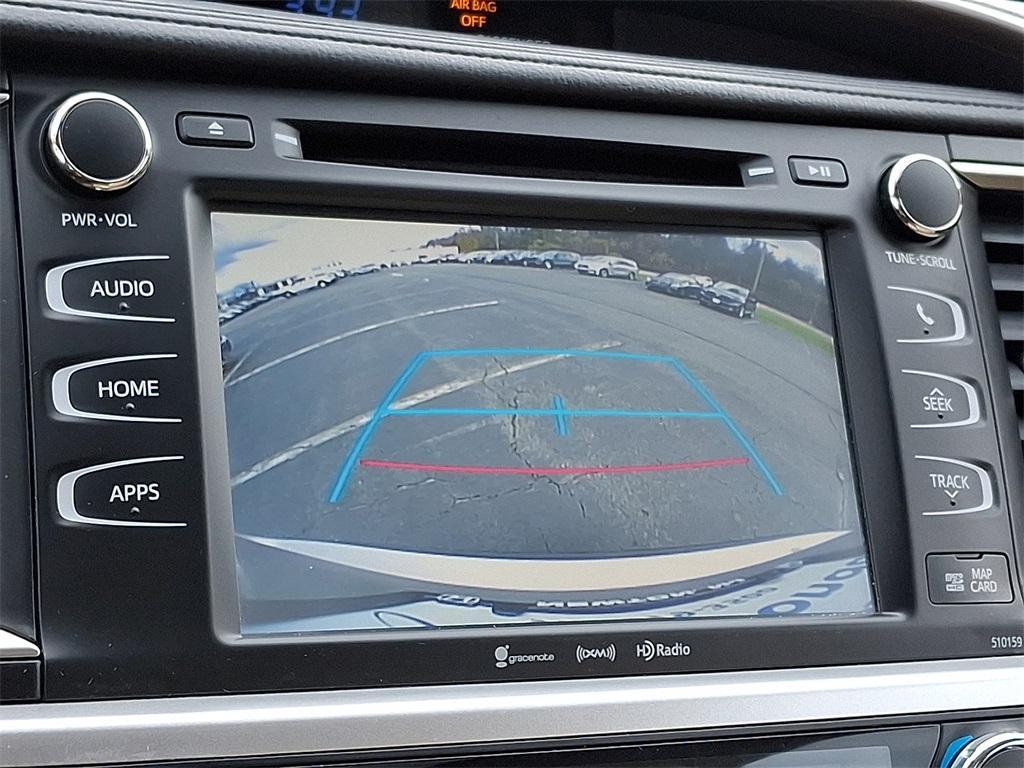 used 2016 Toyota Highlander car, priced at $15,699